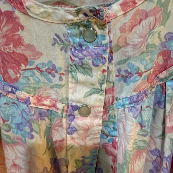 Vintage Heiress Floral Pearl Snap Button-Up Nightgown w pockets Gauzy & Soft - Picture 3 of 6